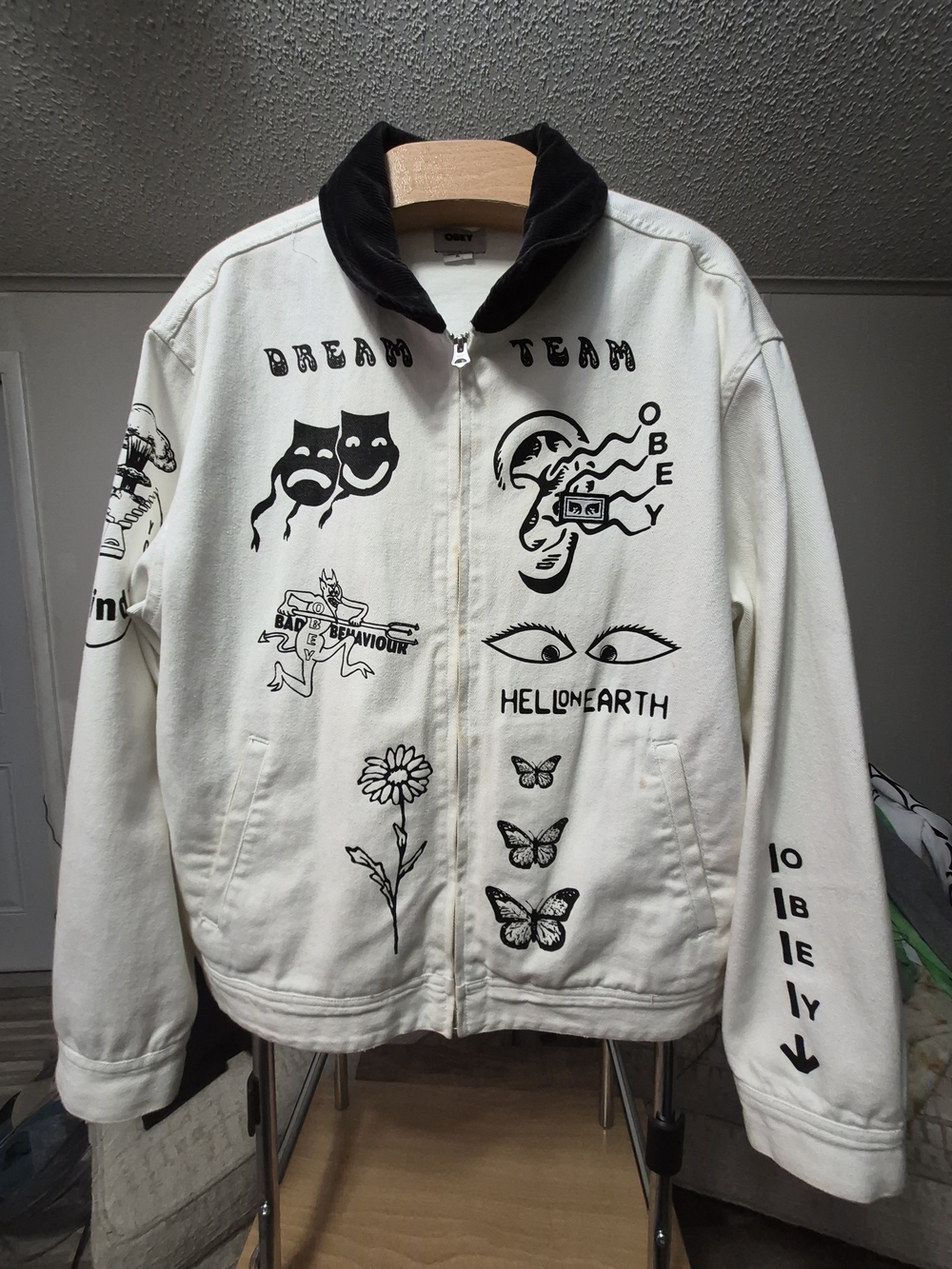 Obey White Graphic Zip-Up Jacket with Black Collar